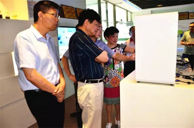 农业部领导率团到esball世博官网集团参观考察